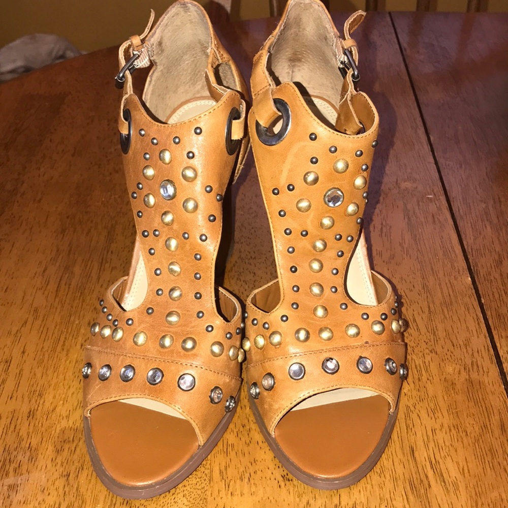 Marc Fisher Sandals